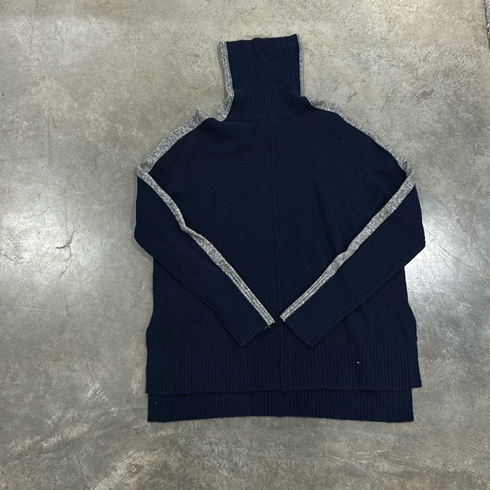 Athleta sweater
